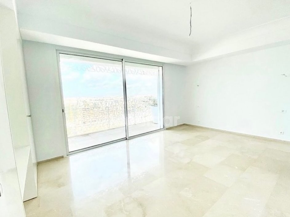 لإيجار: شقة 3 غرف نوم، 155م² في مدينة المالية بالدار البيضاء - Photo 3