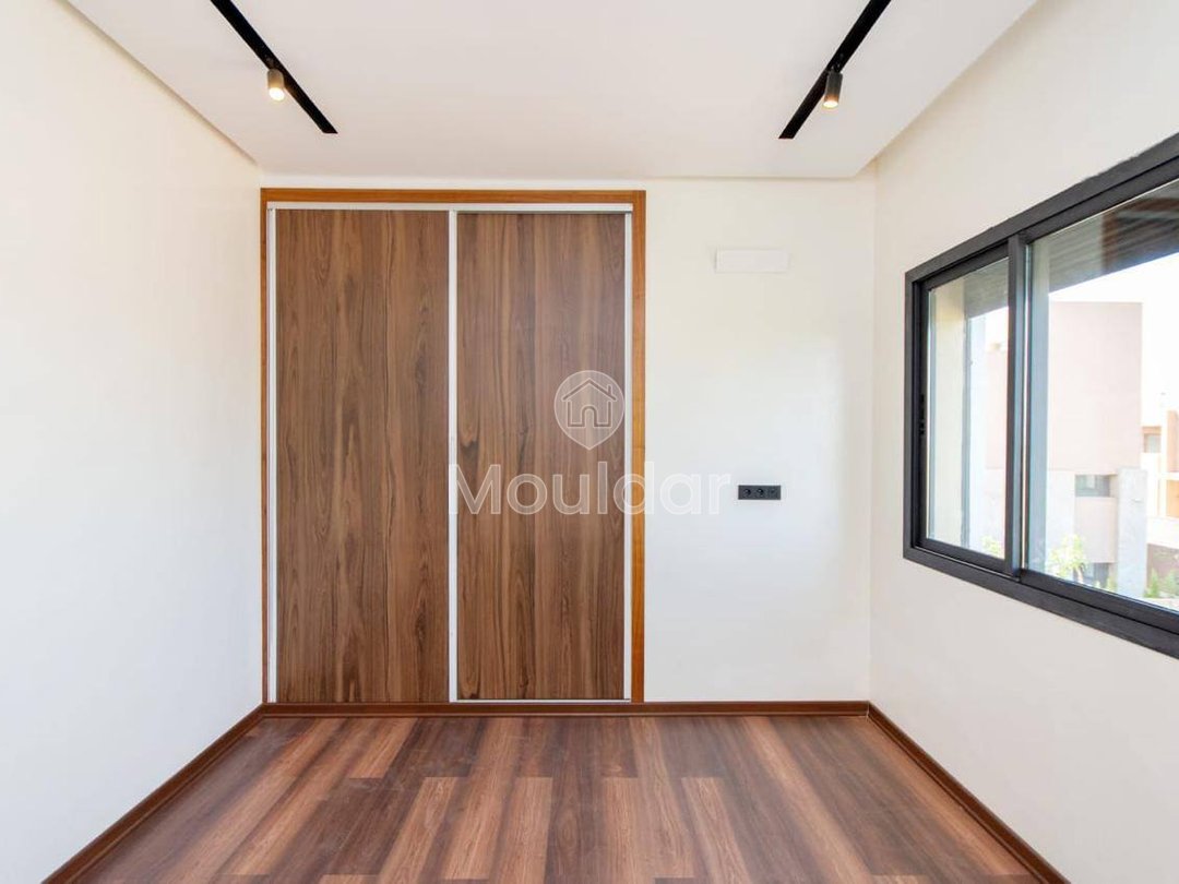 Marrakeş'te Satılık Geniş Villa - 4 Çekici Yatak Odası - Photo 2