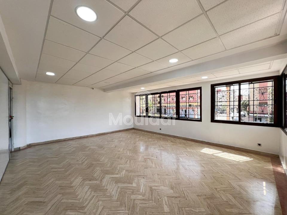 Te Huur: Ruim kantoor van 255m² in Casablanca Bournazil - Photo 1