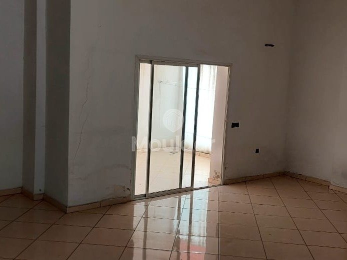 Einmalige Gelegenheit: Gewerbliches Objekt zu verkaufen in Kenitra - Photo 2