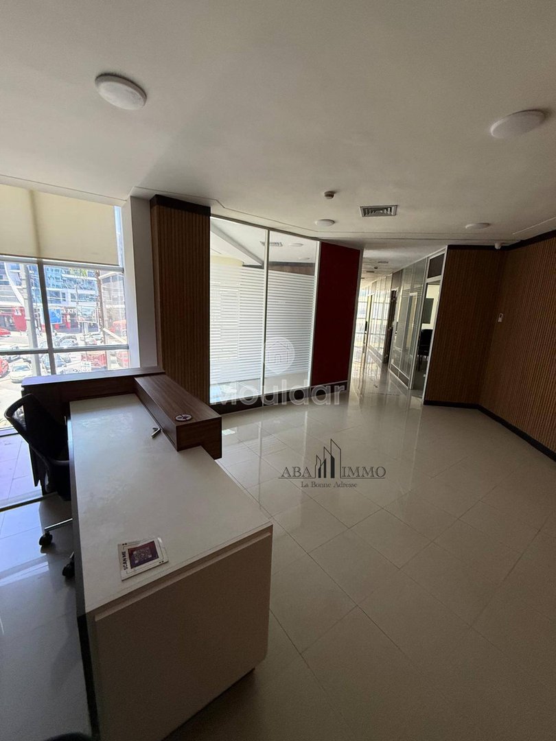 مكتب للإيجار في الدار البيضاء المعاريف - 141م² للاكتشاف - Photo 2