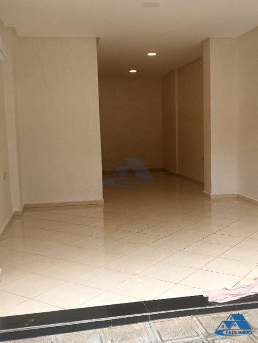 Sale of a magnificent 40 m² shop in Maamora Kenitra - Photo 4
