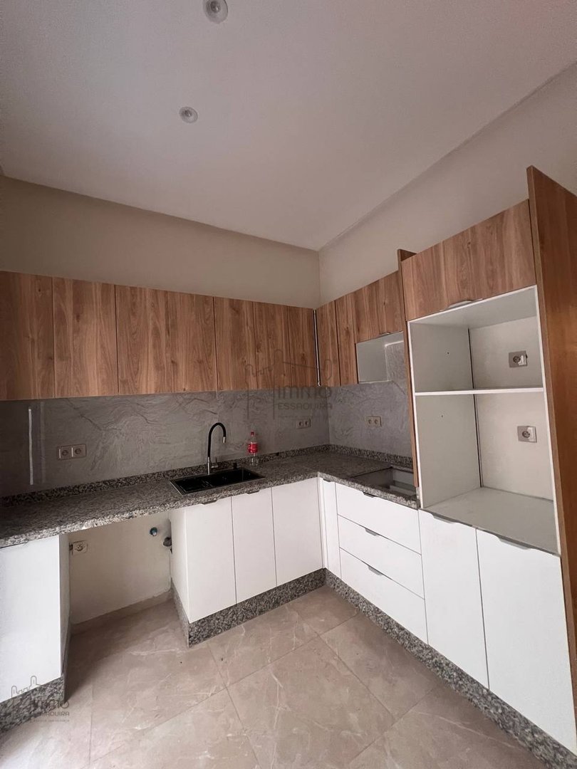 شقة في الطابق الأرضي 2 غرف نوم للبيع في قلب الصويرة - Photo 11