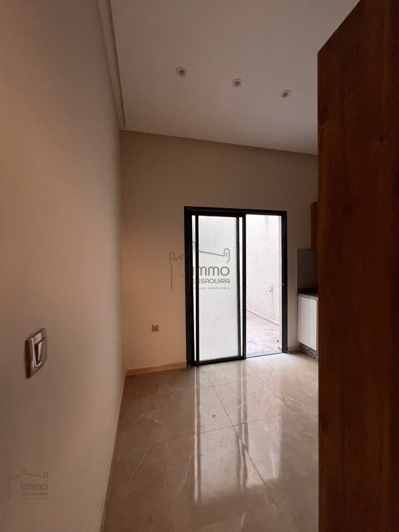 شقة في الطابق الأرضي 2 غرف نوم للبيع في قلب الصويرة - Photo 2