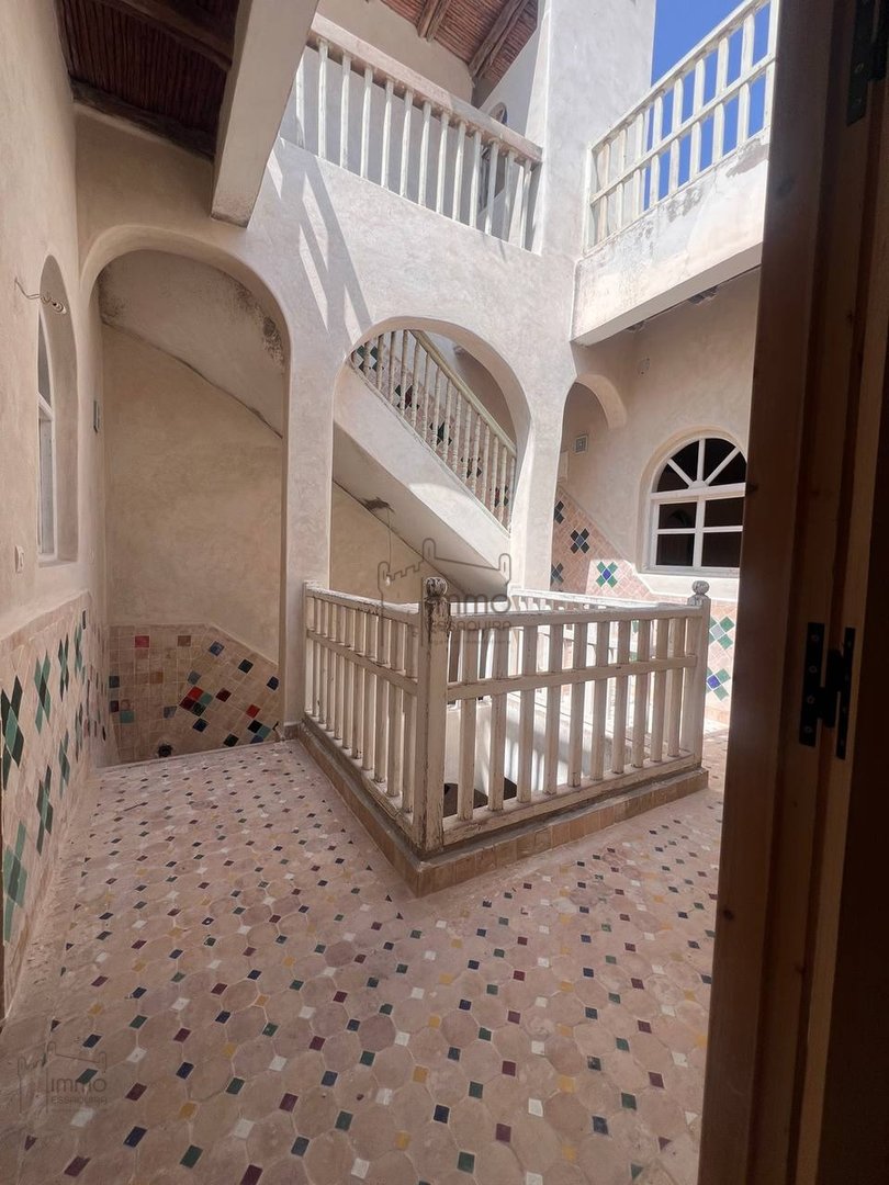 رياض استثنائي للبيع: 6 غرف في قلب الصويرة! - Photo 1