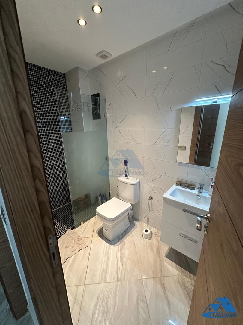 شقة أنيقة مفروشة للإيجار على شاطئ المهديّة - Photo 16