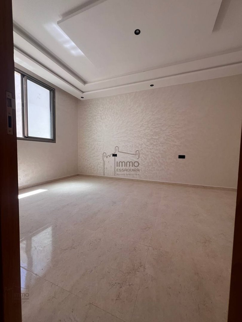 En venta : Apartamento luminoso de 2 habitaciones en Essaouira - Argana - Photo 4