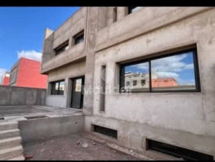 Vila Espaçosa à Venda em Marrakech - 8 Quartos, 389m² - Photo 2