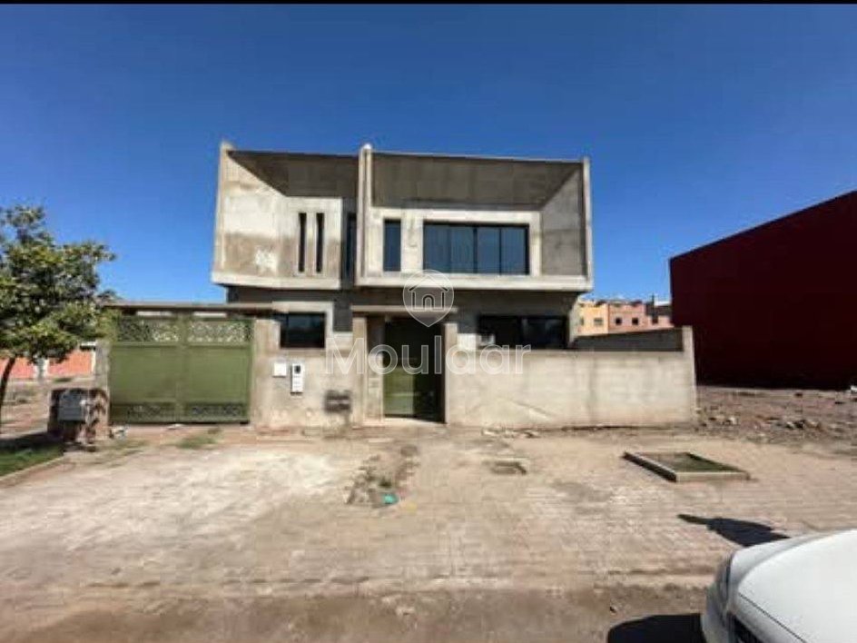 Vila Espaçosa à Venda em Marrakech - 8 Quartos, 389m² - Photo 3