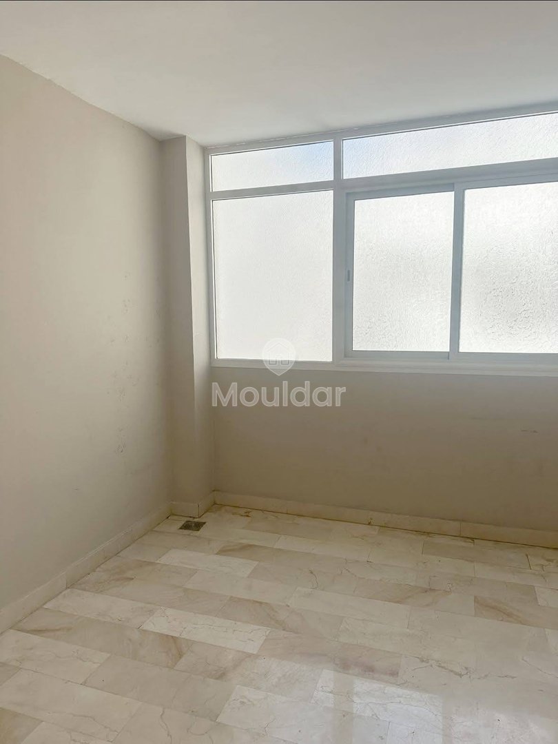 Appartement te huur: 3 slaapkamers in het hart van Casablanca - Photo 3