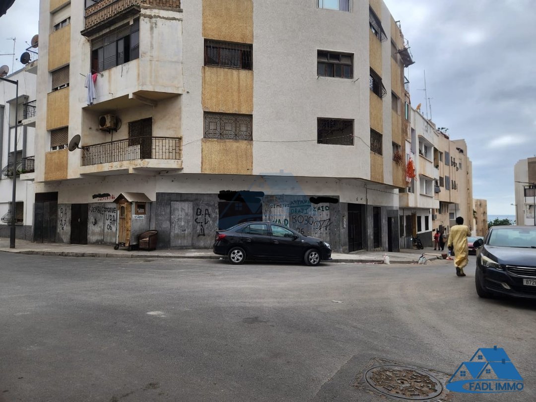 SALE OF TWO STORES IN THE OCEAN DISTRICT OF RABAT - Photo 1