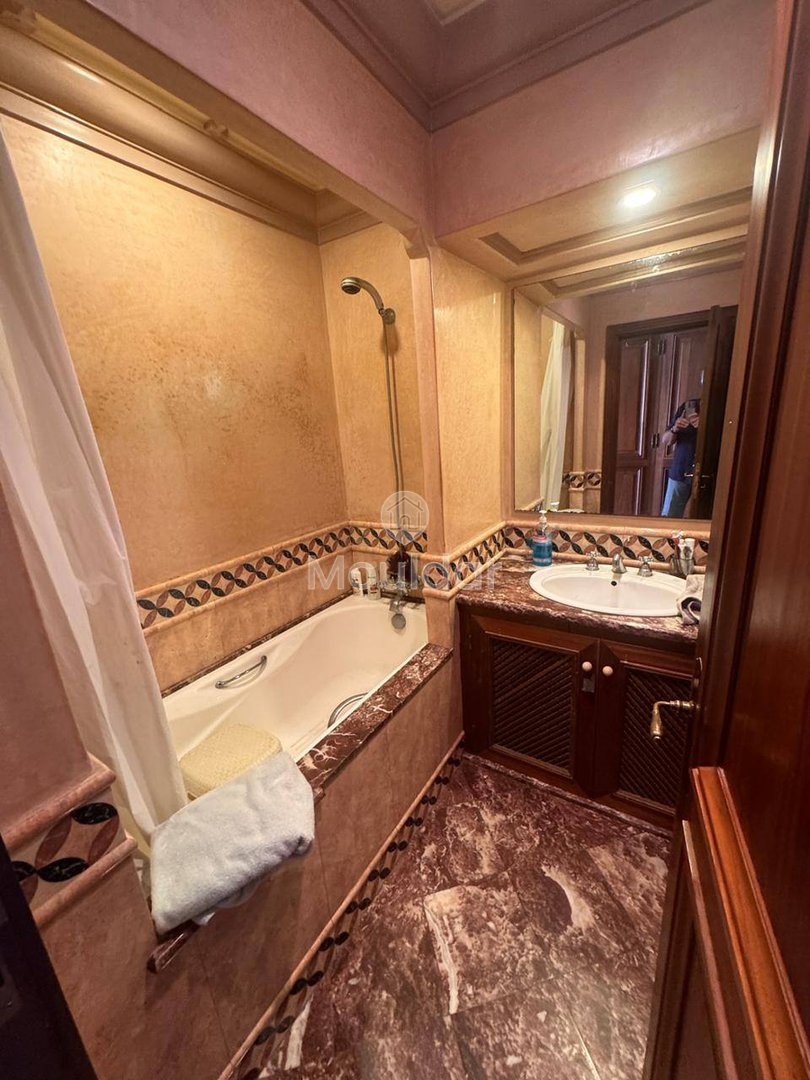 Spacious Apartment for Sale in the Golden Triangle, Casablanca - Photo 12