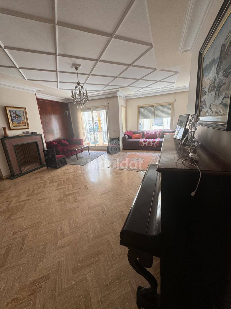 Spacious Apartment for Sale in the Golden Triangle, Casablanca - Photo 1