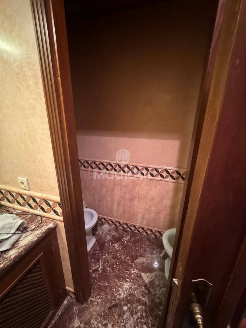 Spacious Apartment for Sale in the Golden Triangle, Casablanca - Photo 10