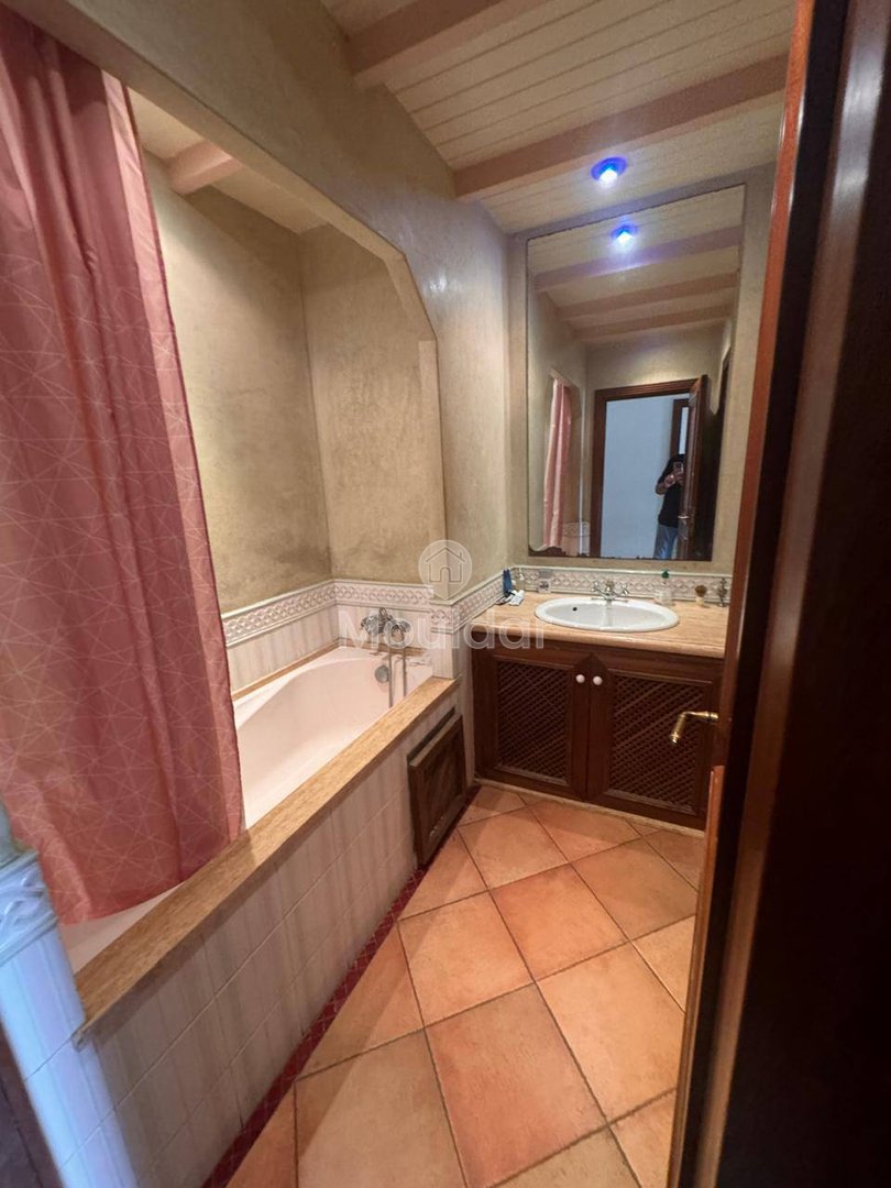 Spacious Apartment for Sale in the Golden Triangle, Casablanca - Photo 11