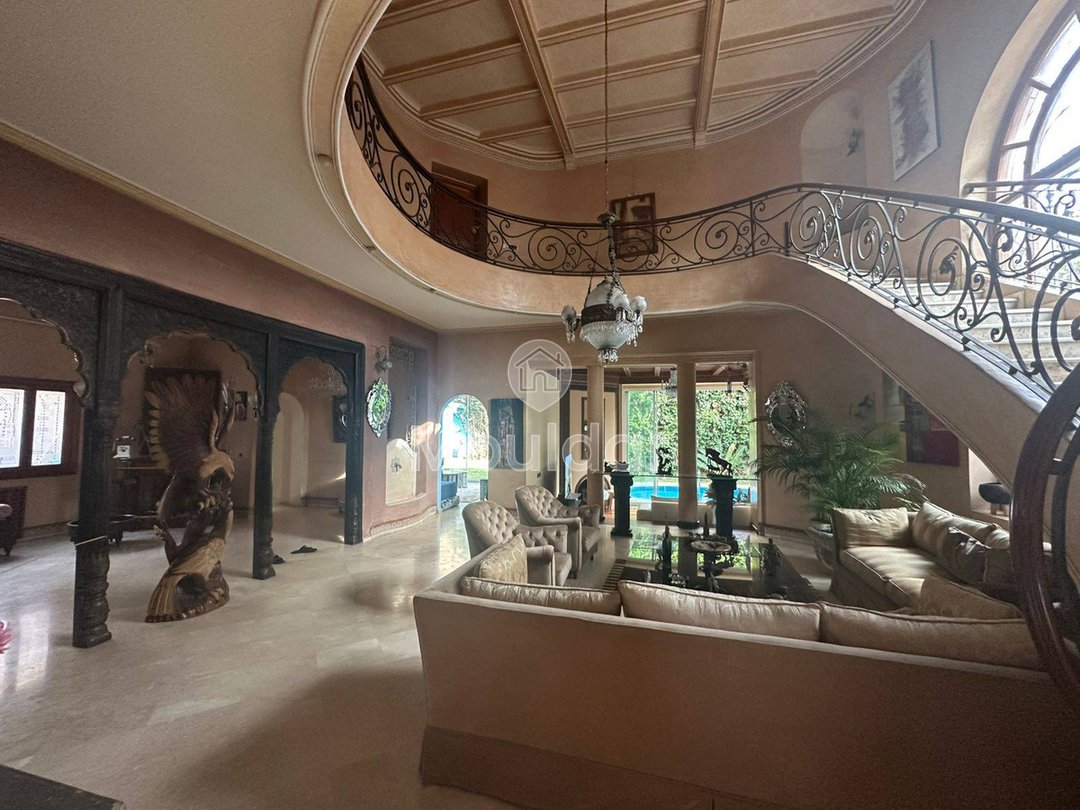 فيلا استثنائية في الدار البيضاء: فاخرة وواسعة وعصرية - Photo 1