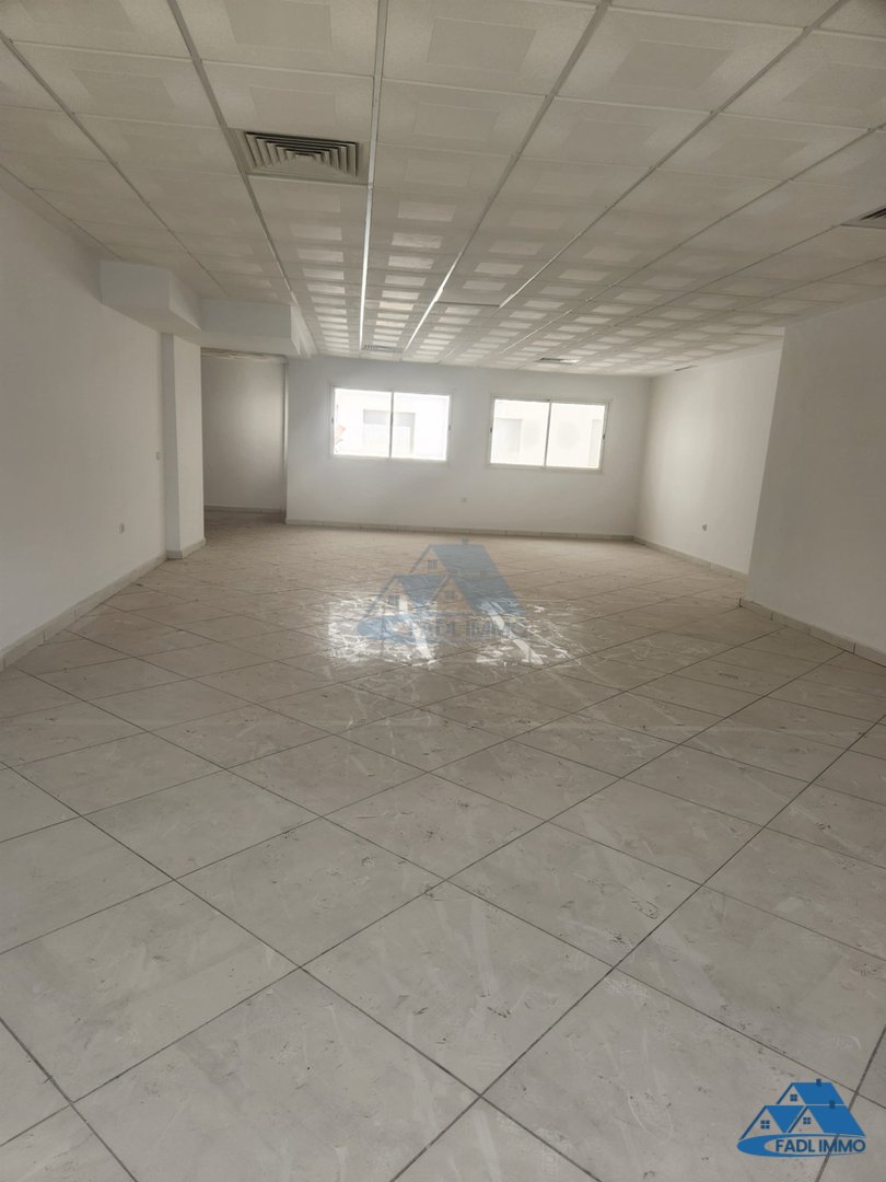 Alquilar Oficina Frontal a 5 min de la Estación de Tren de Alta Velocidad Kénitra - Photo 2