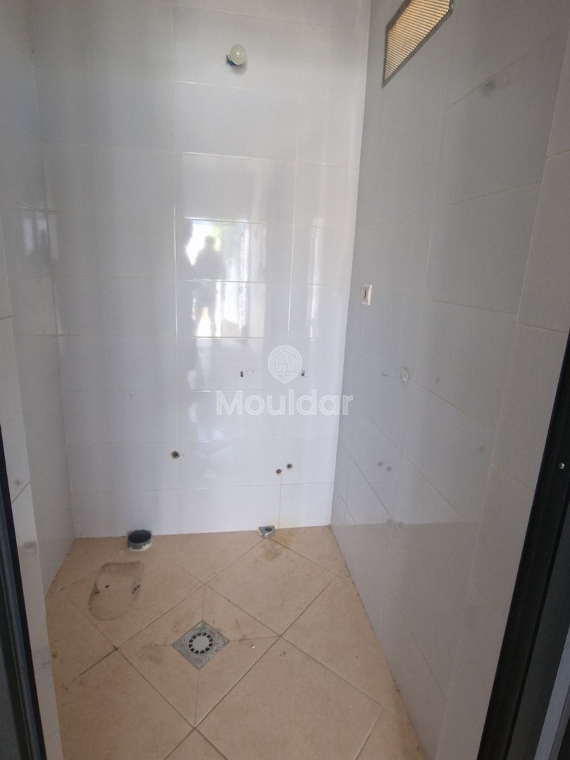 فرصة فريدة: قطعة أرض صناعية بمساحة 2400 متر مربع في القصر الكبير - Photo 12