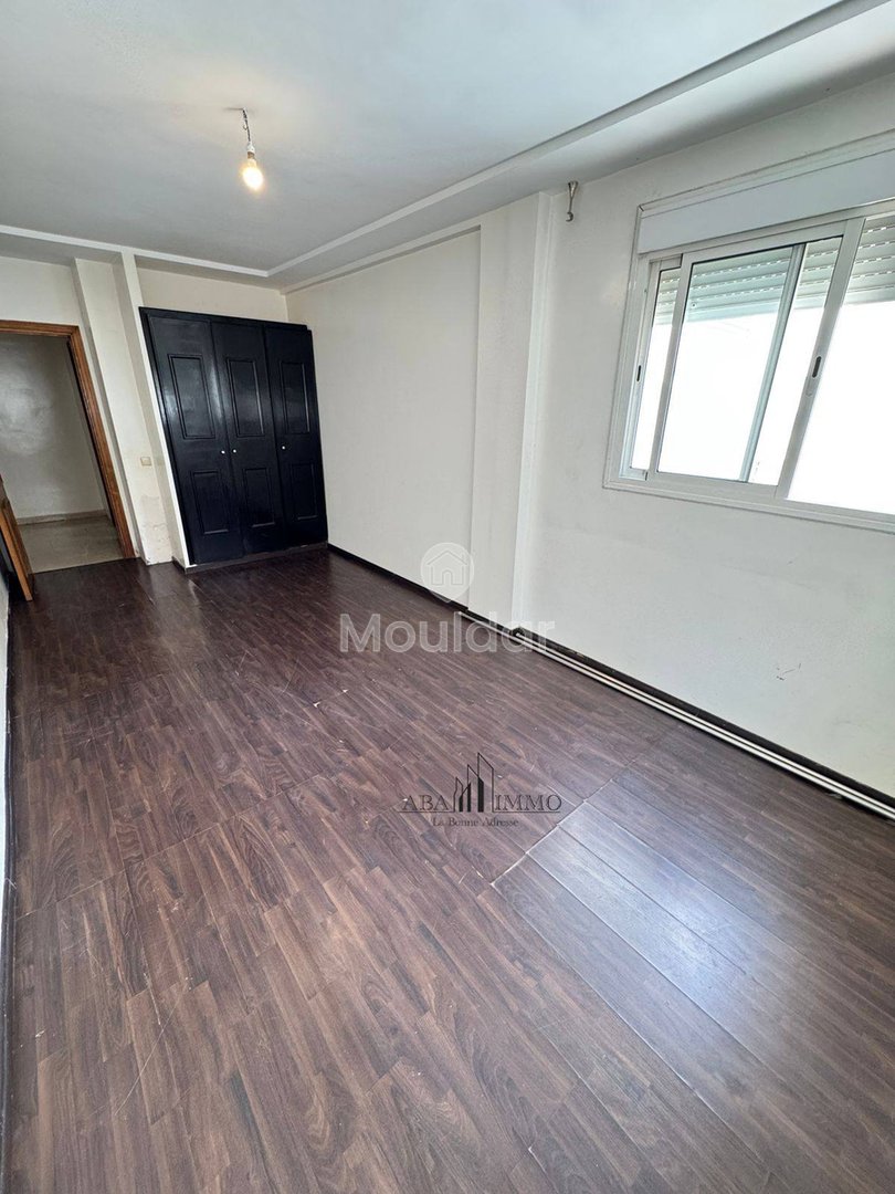 شقة واسعة للإيجار: 3 غرف في الدار البيضاء - Photo 4