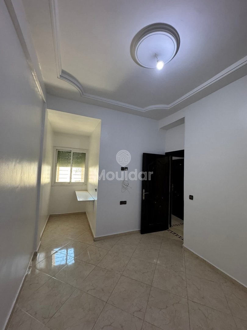 For Sale: Spacious 3-Bedroom Apartment in Fez, 90m² - Photo 10