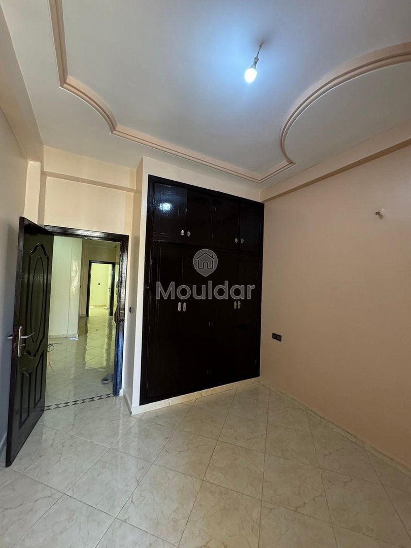 For Sale: Spacious 3-Bedroom Apartment in Fez, 90m² - Photo 8