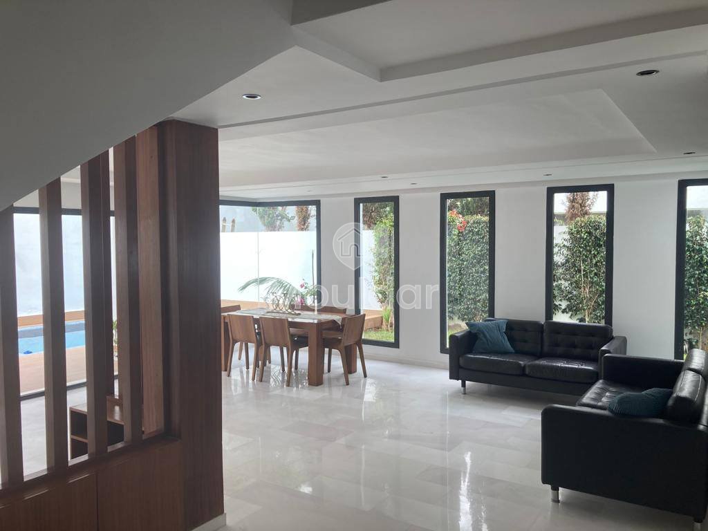 فيلا فاخرة مكونة من 4 غرف للإيجار في الدار البيضاء - Photo 1