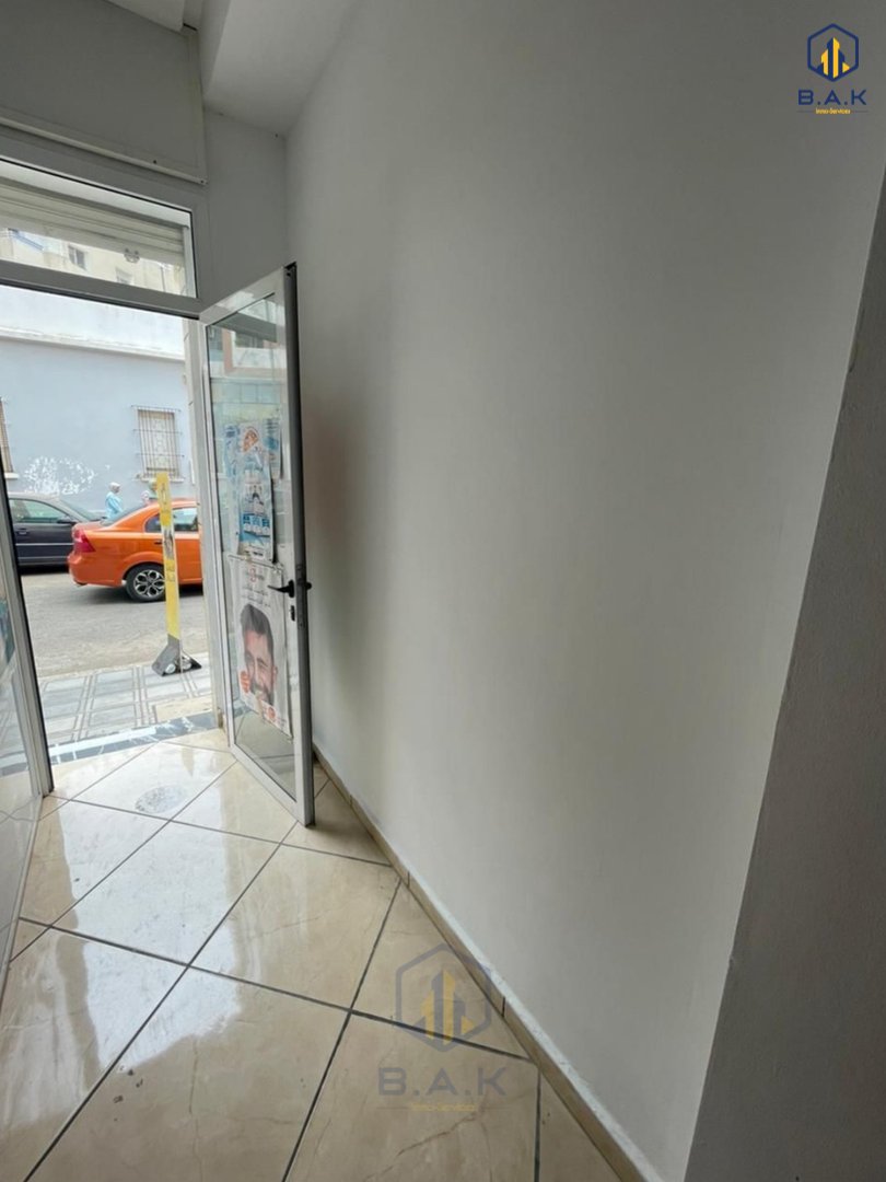 Local commercial à louer La ville haute - Photo 1