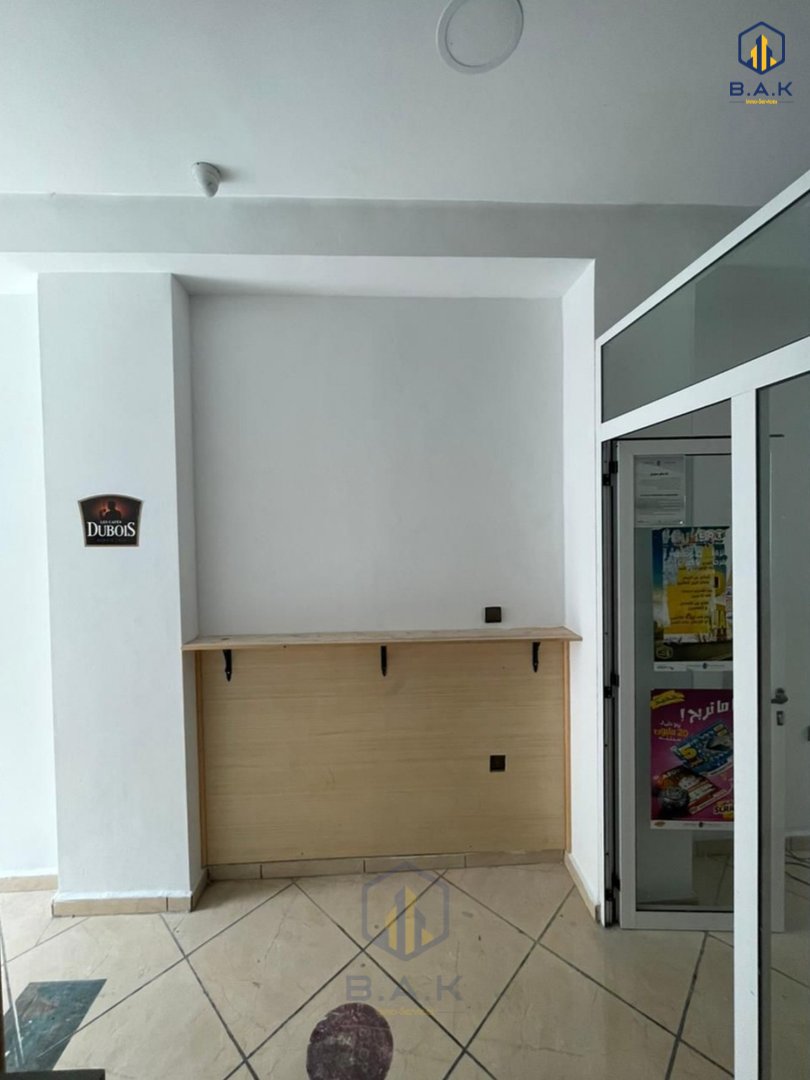 Local commercial à louer La ville haute - Photo 2