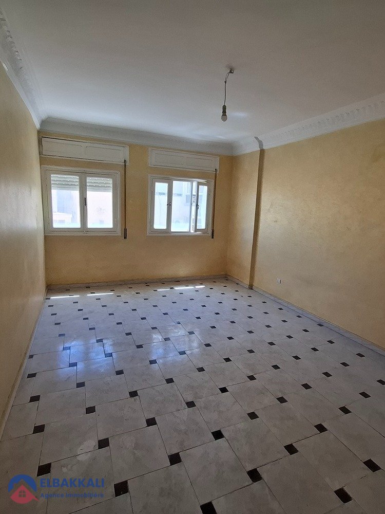 مكتب للبيع في قلب طنجة - Photo 1