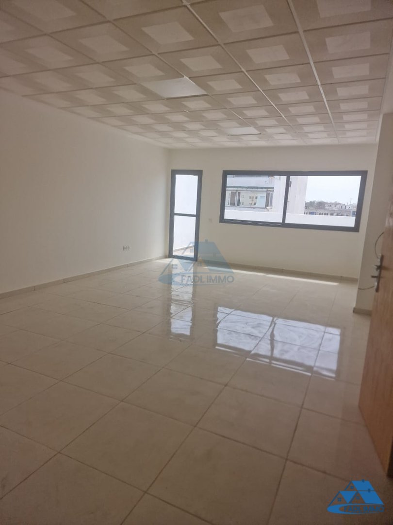 Sale of New Office Front 5 Minutes from Kénitra Station - Photo 1