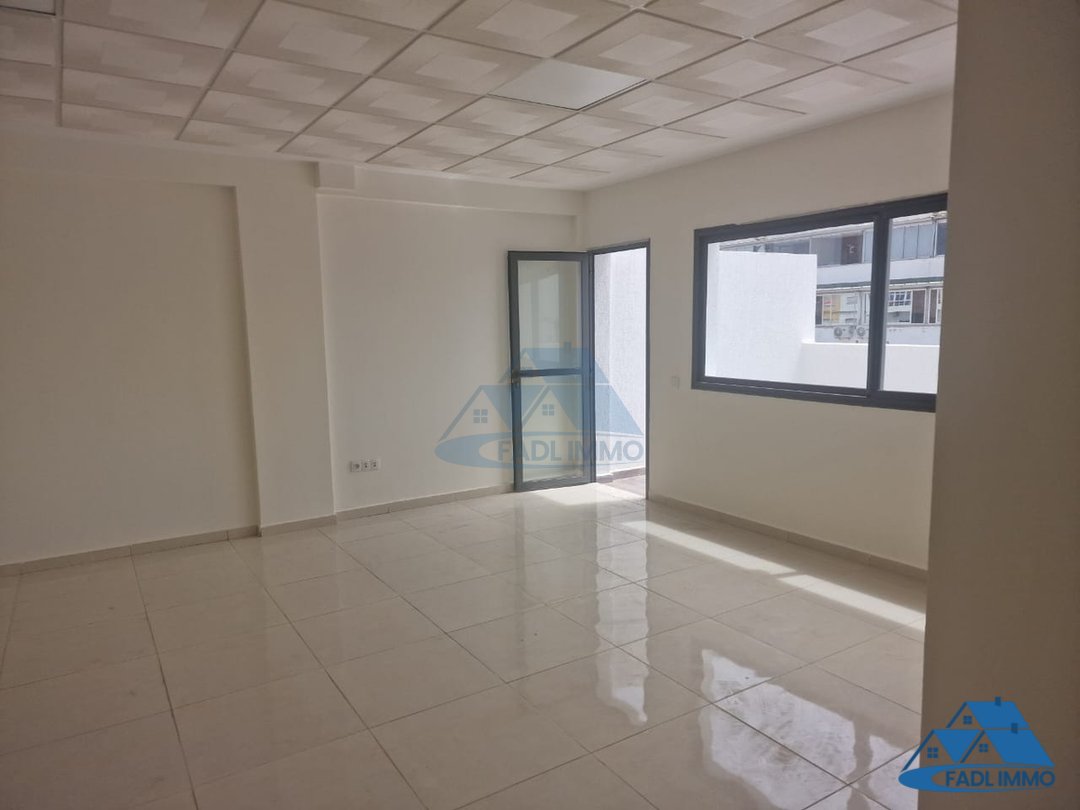 Sale of New Office Front 5 Minutes from Kénitra Station - Photo 3