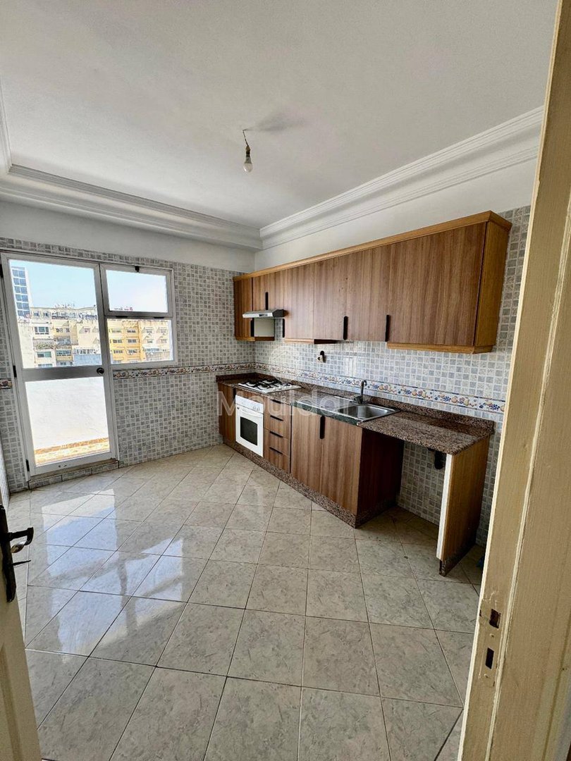 For Sale: Charming 2 Bedroom Apartment in Maarif, Casablanca - Photo 10
