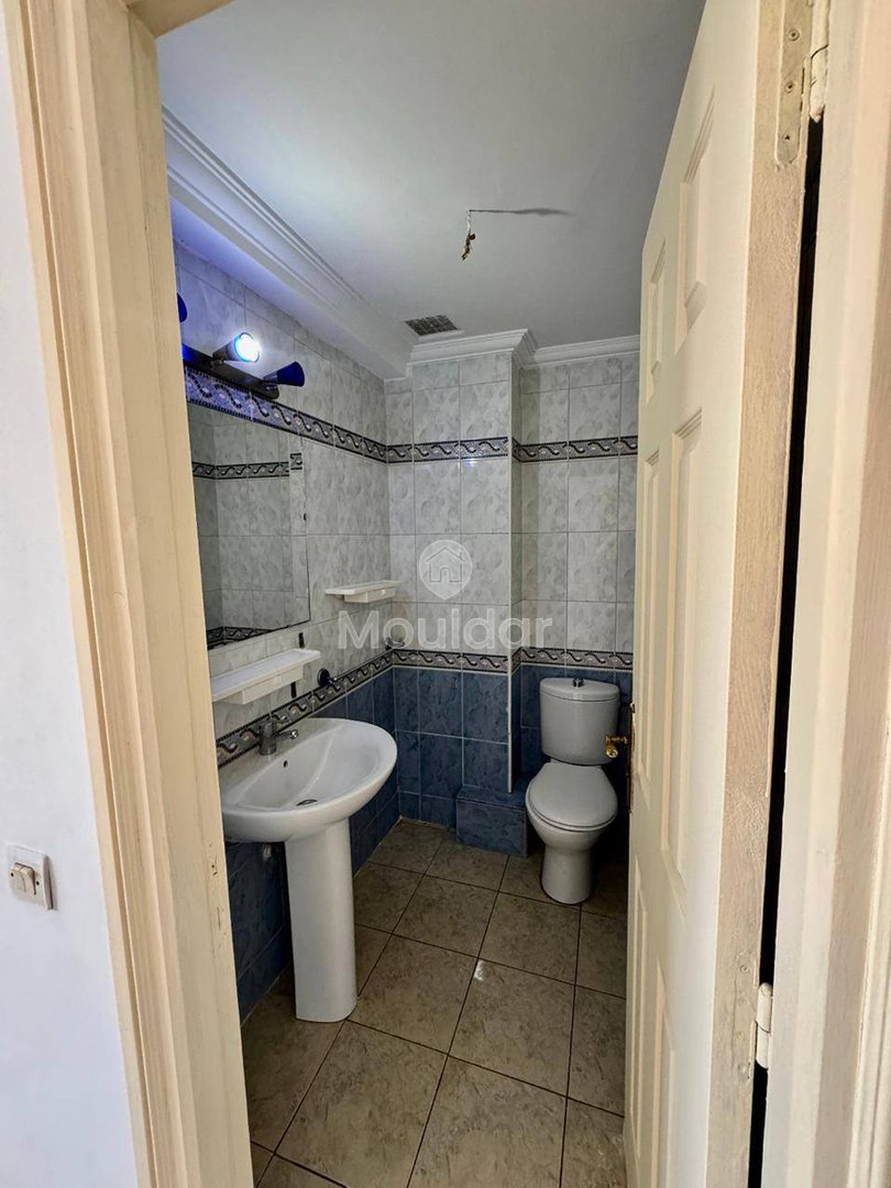 For Sale: Charming 2 Bedroom Apartment in Maarif, Casablanca - Photo 13