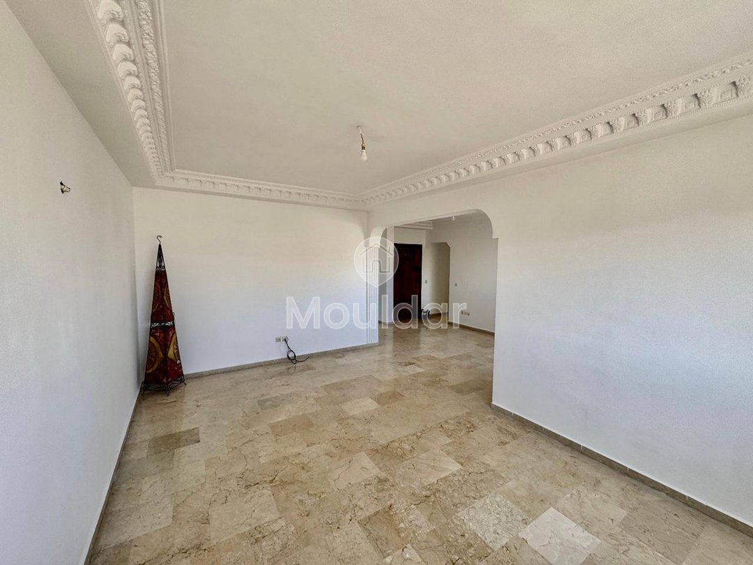 For Sale: Charming 2 Bedroom Apartment in Maarif, Casablanca - Photo 3