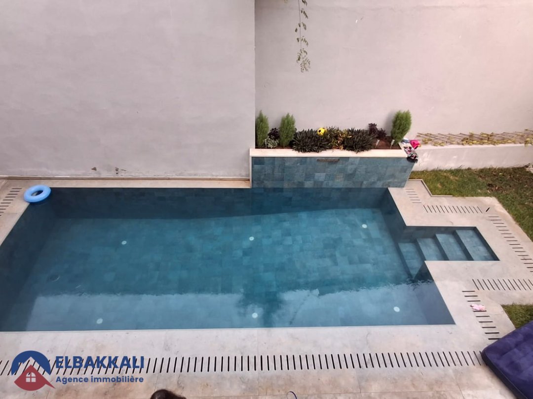 فيلا فسيحة فاخرة للإيجار - Photo 16