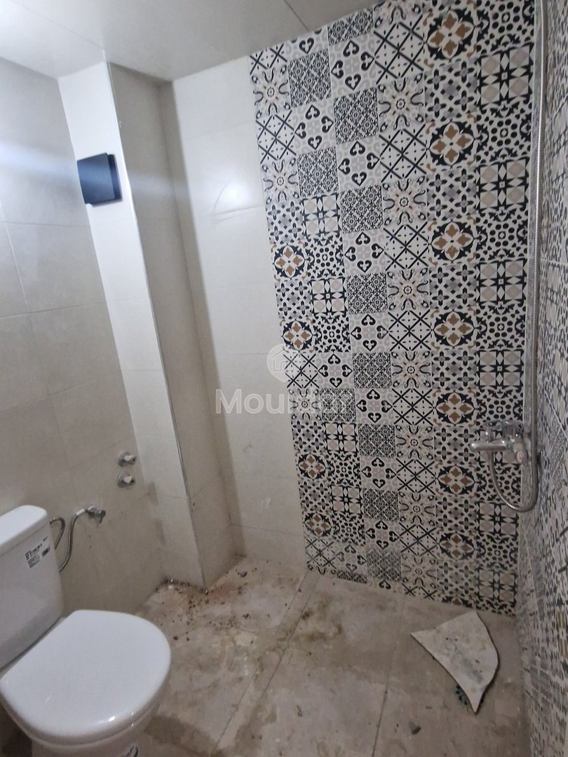 Spacious Apartment for Sale in Ksar el-Kebir - 94m² - Photo 17