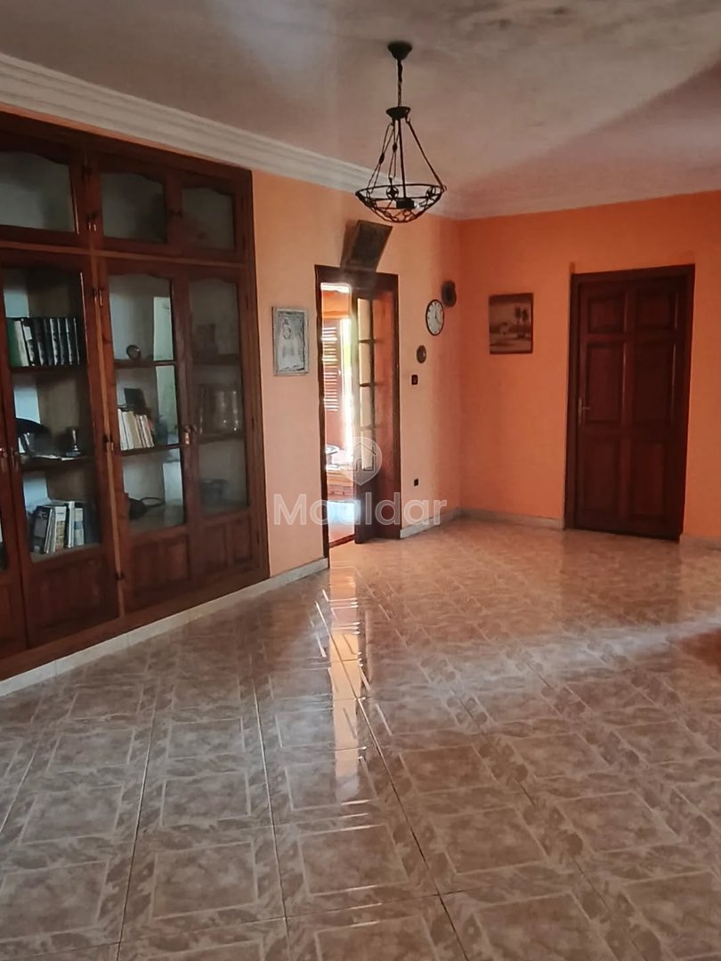 Villa Spacieuse à Vendre à Kénitra - 8 Chambres Lavissantes - Photo 4