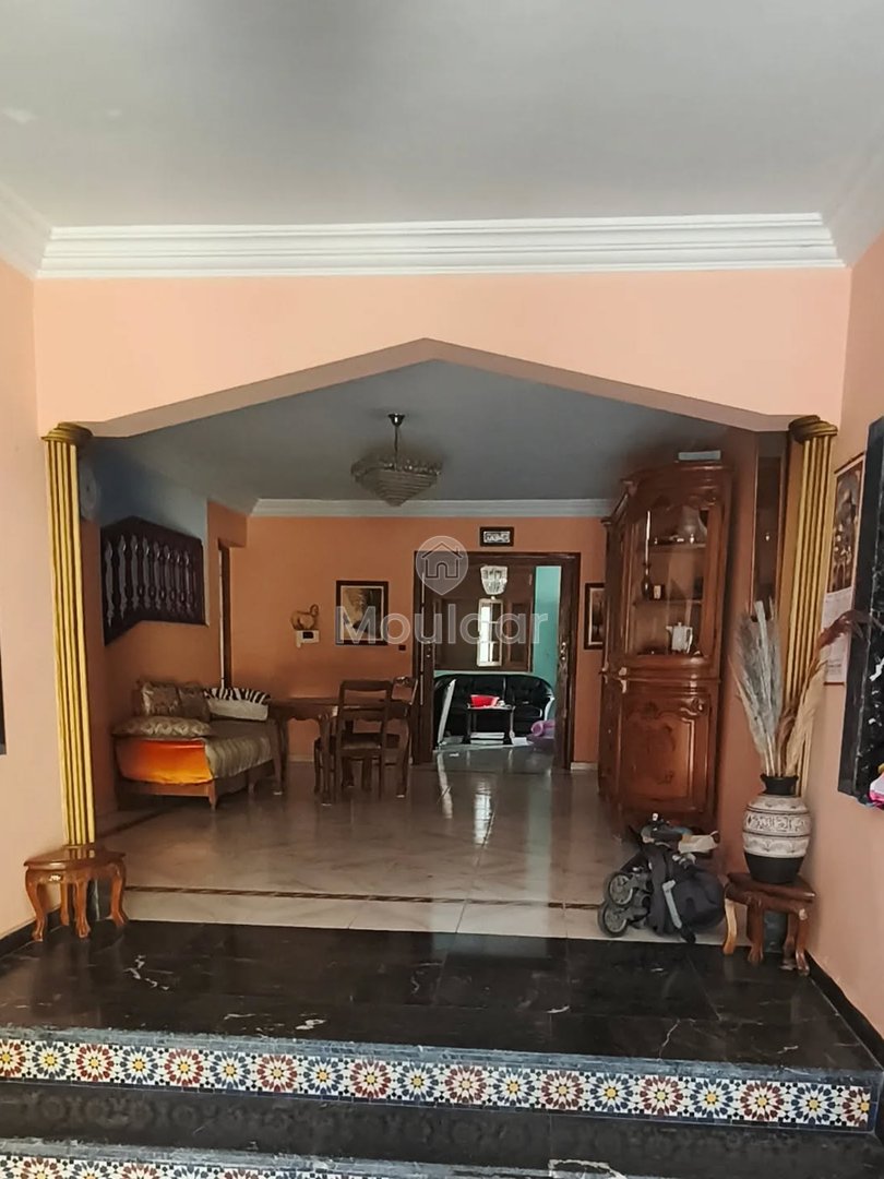 Villa Spacieuse à Vendre à Kénitra - 8 Chambres Lavissantes - Photo 1