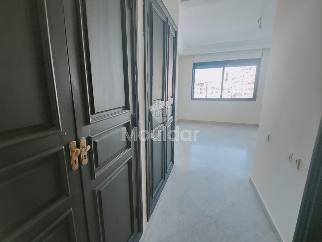 Spacious Apartment for Sale in Casablanca - 3 Bedrooms, 190m² - Photo 8