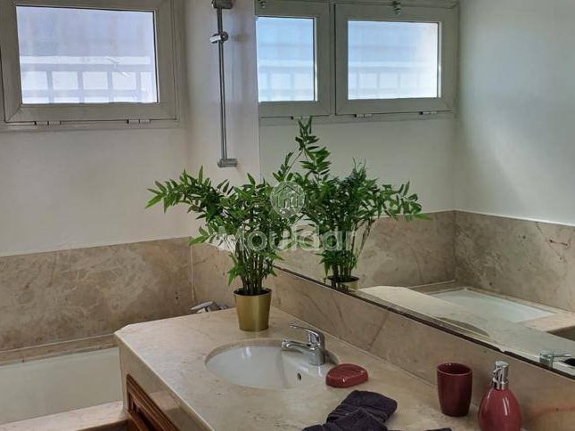 Casablanca'da Kiralık Geniş Villa - Konfor ve Şıklık - Photo 16