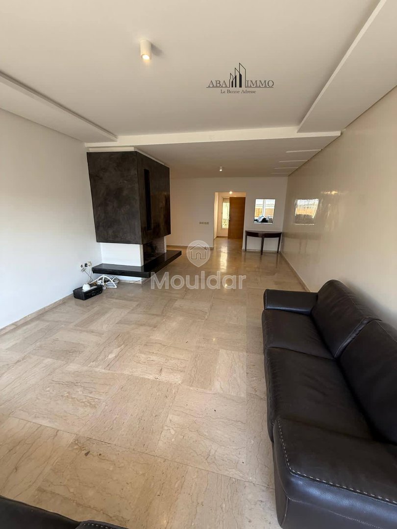 شقة للإيجار في الدار البيضاء - عين دياب، 3 غرف مريحة - Photo 2