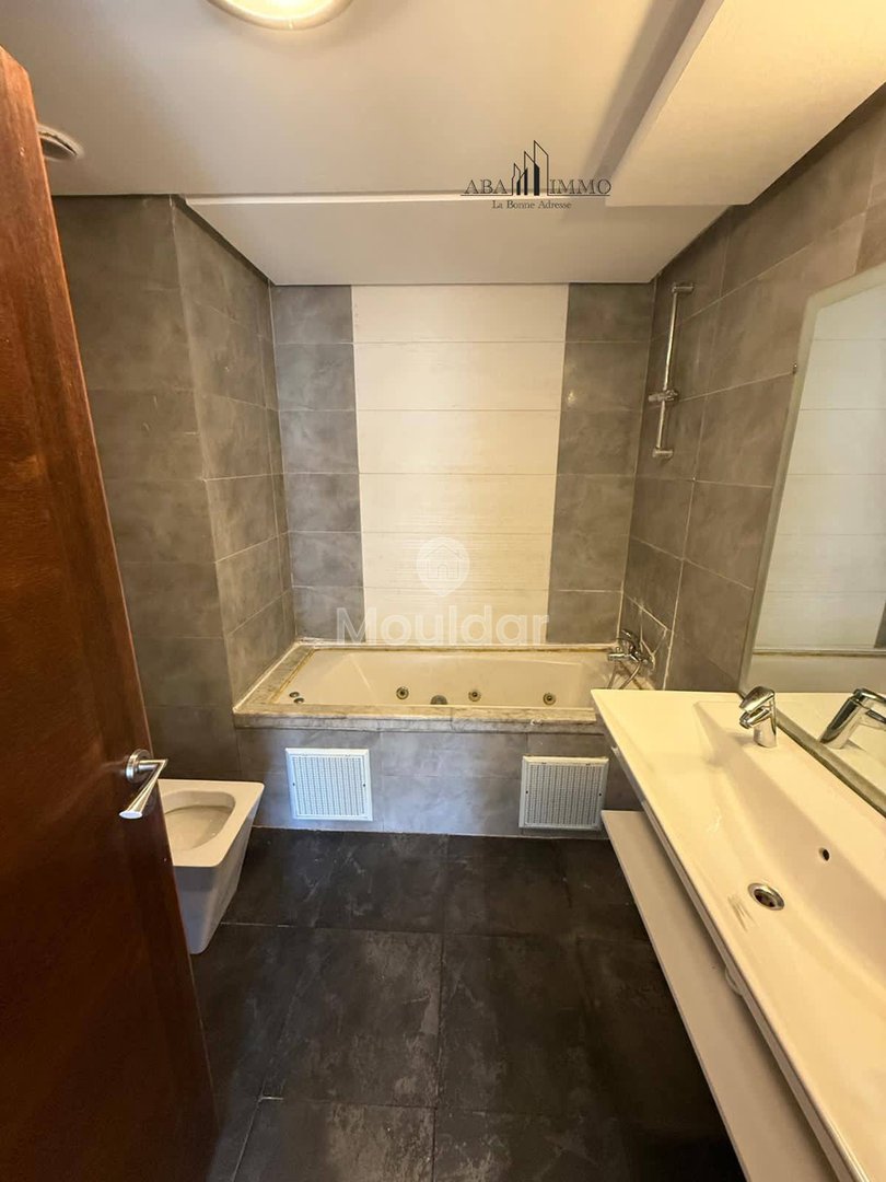 شقة للإيجار في الدار البيضاء - عين دياب، 3 غرف مريحة - Photo 10