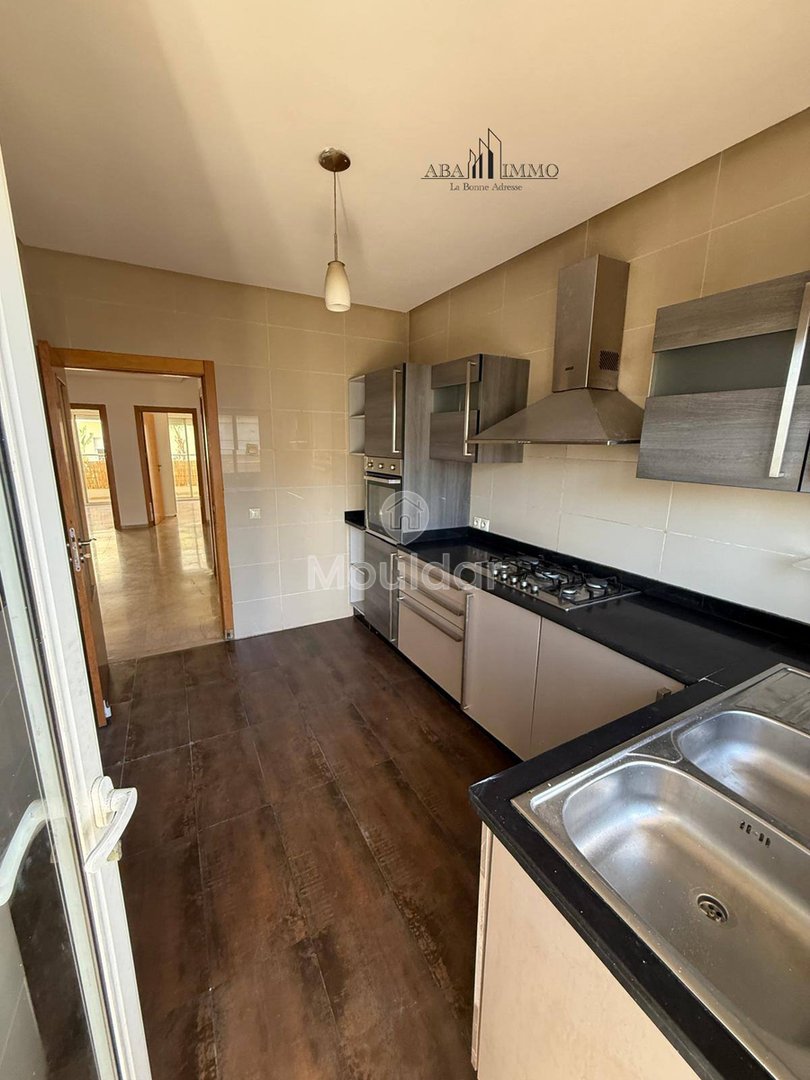 شقة للإيجار في الدار البيضاء - عين دياب، 3 غرف مريحة - Photo 8