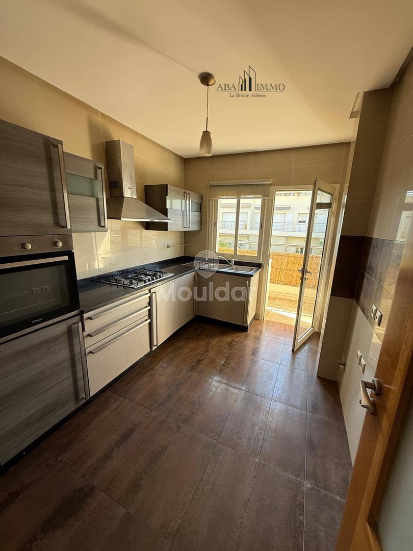 شقة للإيجار في الدار البيضاء - عين دياب، 3 غرف مريحة - Photo 7