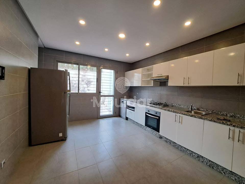 فيلا مودرن للايجار في أنفا، الدار البيضاء: فخامة وراحة - Photo 13