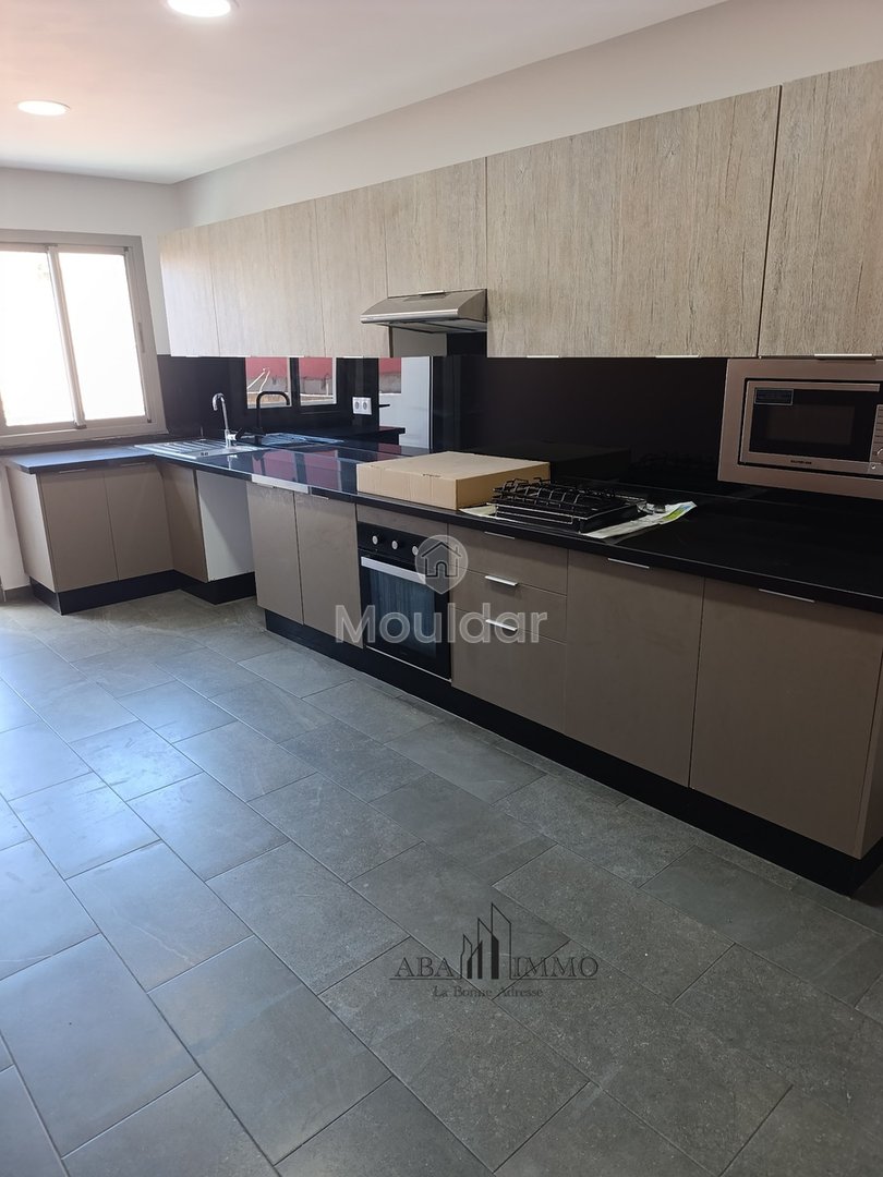 Louez un appartement spacieux de 3 chambres à Casablanca - Photo 12