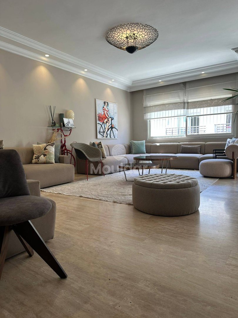 Chic 3-Bedroom Apartment for Sale in the Golden Triangle, Casablanca - Photo 8