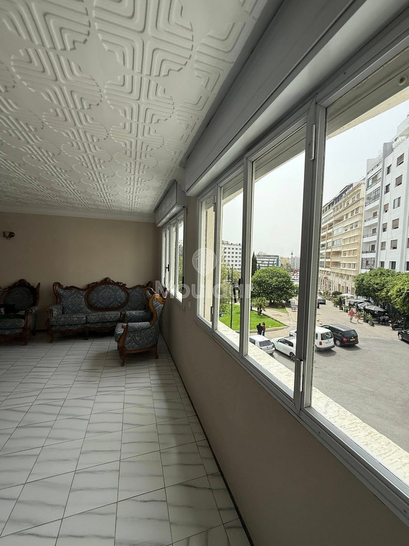 Birou de închiriat: Spațiu Premium de 180 m² în Tanger - Photo 2