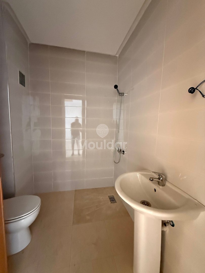 شقة جميلة للإيجار في طنجة - موقع مثالي - Photo 16