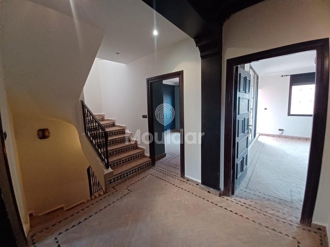 Villa Spacieuse à Marrakech : 4 Chambres, 240m² à Saisir - Photo 7